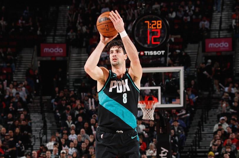 开云分部-官方：阿夫迪亚背伤复发，提前退出对阵热火的比赛